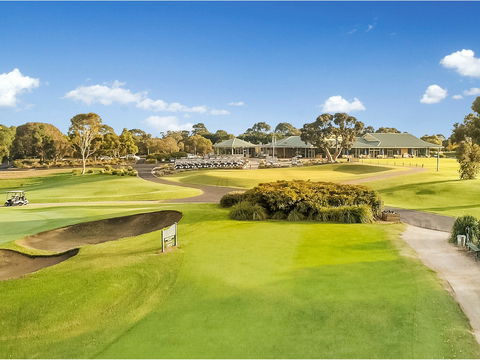 Rosebud Country Club - Accommodation Sunshine Coast 1