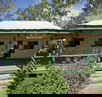 Lenroy Slab Hut - Accommodation Sunshine Coast