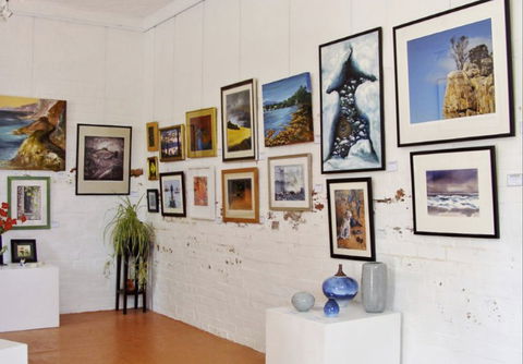Lovett Gallery Cygnet - Accommodation Sunshine Coast 2