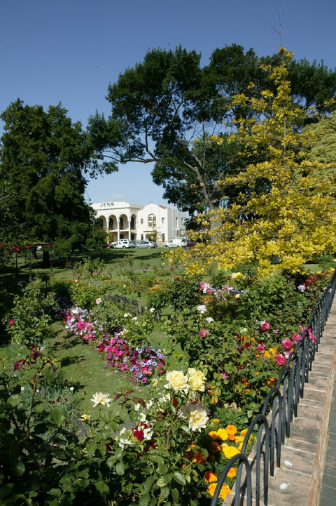 Cave Garden - Accommodation Sunshine Coast 1