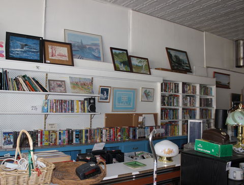 Holbrook Anglican Op-shop - Accommodation Sunshine Coast 1