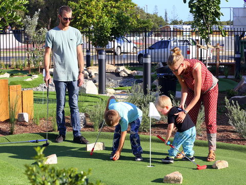 Bowlo Sports And Leisure Yamba - Accommodation Sunshine Coast 0