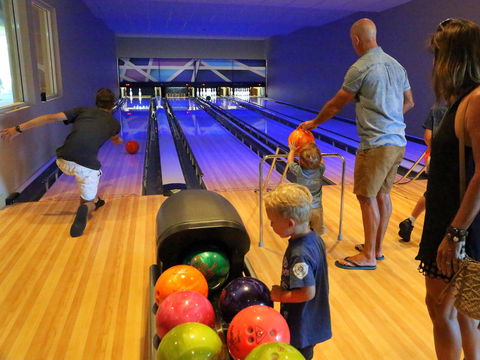 Bowlo Sports And Leisure Yamba - Accommodation Sunshine Coast 2
