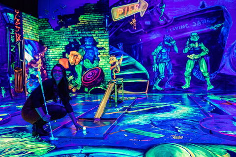 Glowing Rooms 3D Mini Golf - Accommodation Sunshine Coast 1