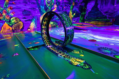 Glowing Rooms 3D Mini Golf - Accommodation Sunshine Coast 2