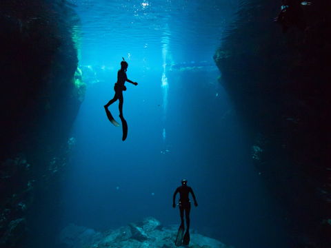 Kilsby Sinkhole - Accommodation Sunshine Coast 0