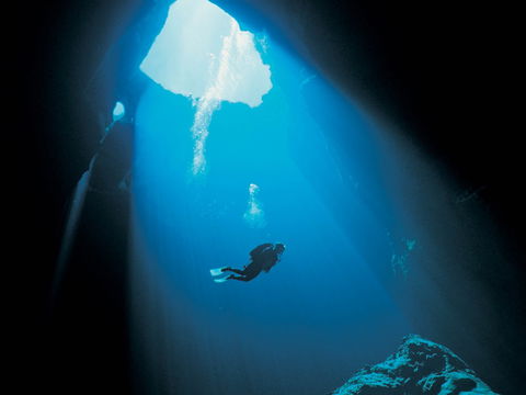 Kilsby Sinkhole - Accommodation Sunshine Coast 1