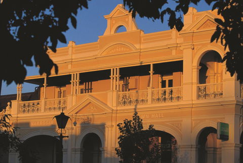 Narrogin - Accommodation Sunshine Coast 2