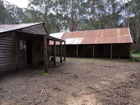 Razorback Hut - Accommodation Sunshine Coast 0