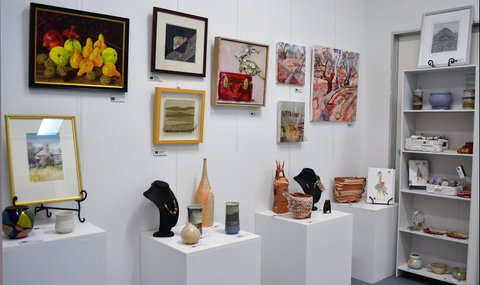 T'arts Gallery - Accommodation Sunshine Coast 0