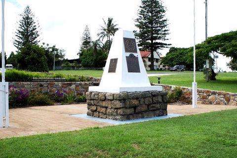 Dunwich War Memorial - Accommodation Sunshine Coast 0