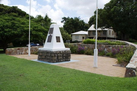 Dunwich War Memorial - Accommodation Sunshine Coast 1