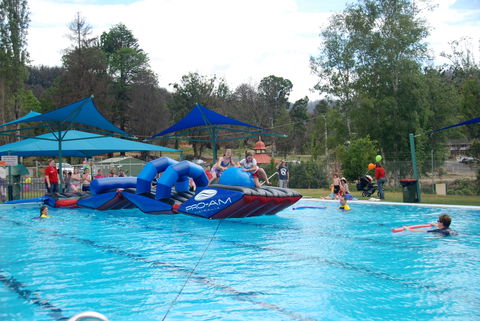 Marysville Outdoor Swimming Pool - Accommodation Sunshine Coast 1