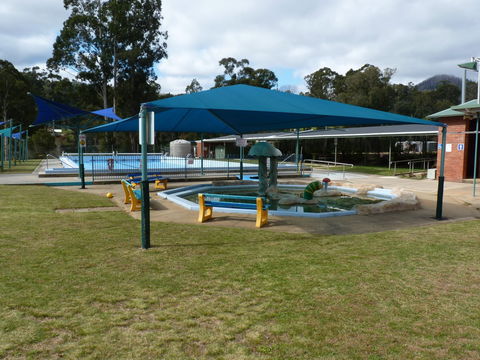 Marysville Outdoor Swimming Pool - Accommodation Sunshine Coast 2