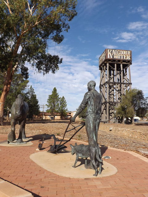 Merredin Railway Water Tower - Accommodation Sunshine Coast 0