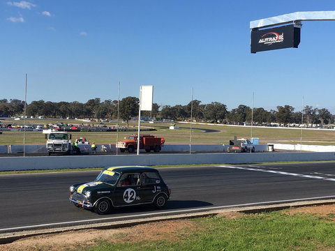 Winton Motor Raceway - Accommodation Sunshine Coast 1