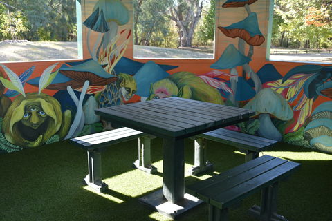Howlong's Enchanted Hut - Accommodation Sunshine Coast 1