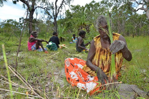 Gay-Wu Woman\'s 5 Day Yolngu Homeland Tour - Accommodation Sunshine Coast 9
