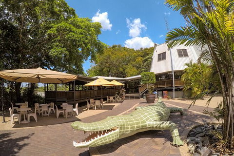 Adelaide River Queen Cruise Shuttle Bus - Accommodation Sunshine Coast 1