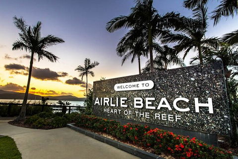 Shared Arrival Transfer: Proserpine Airport To Airlie Beach & Surrounds - Accommodation Sunshine Coast 2