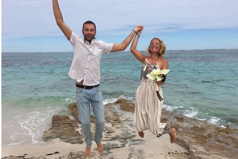 Elope In Paradise - Weddings At Mission Beach - Accommodation Sunshine Coast 1