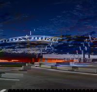 Luxury Brisbane Airport Transfers To and From Surfers Paradise for up to 7 Per - Accommodation Sunshine Coast