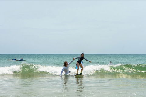 Beginners Learn To Surf Lessons, Noosa World Surf Reserve - Accommodation Sunshine Coast 7
