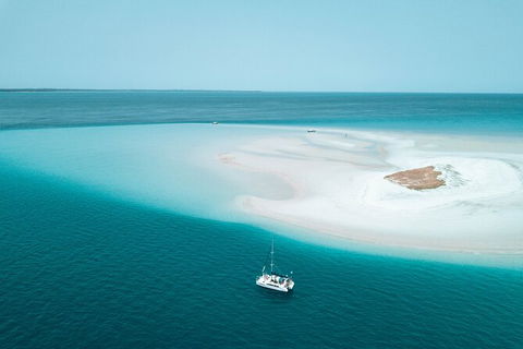 5 Night Bareboat Onboard Cattitude - Accommodation Sunshine Coast 1