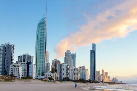 Gold Coast Airport Transfers : Airport OOL To Gold Coast City In Business Car - Accommodation Sunshine Coast 2