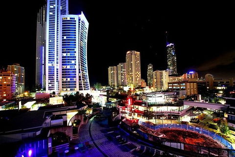 Gold Coast Airport Transfers : Gold Coast City To Airport OOL In Business Car - Accommodation Sunshine Coast 1