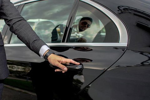 Adelaide Airport (ADL) To City Center To Airport - Private Transfer - Accommodation Sunshine Coast 2