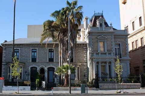 Adelaide Airport Transfers : Airport ADL To Adelaide City In Luxury Van - Accommodation Sunshine Coast 3