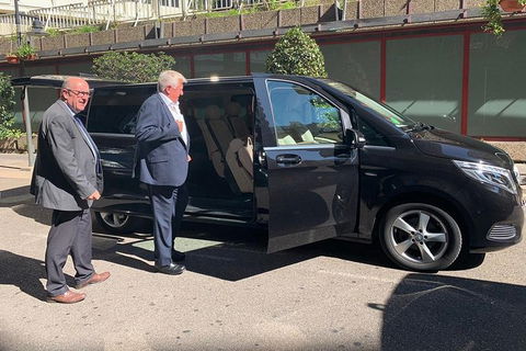 Arrival Private Transfer Melbourne Airport MEL To Melbourne City By Luxury Van - Accommodation Sunshine Coast 1