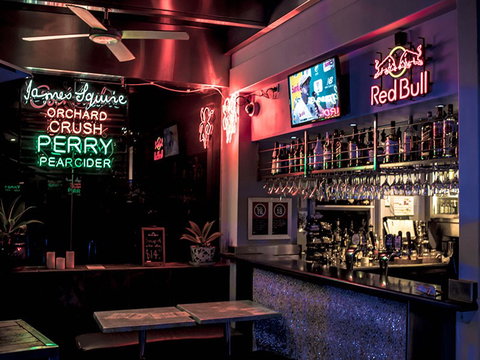 Harbour View Hotel - Accommodation Sunshine Coast 4