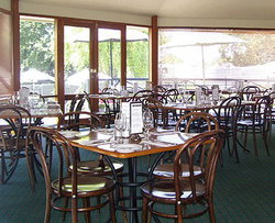 Oakbank Hotel - Accommodation Sunshine Coast 1