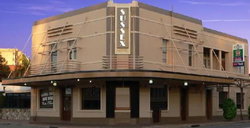 Sussex Hotel - Accommodation Sunshine Coast 1