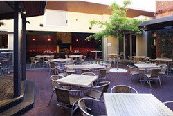 Robin Hood Hotel - Accommodation Sunshine Coast 2