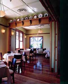 Harbour View Hotel - Accommodation Sunshine Coast 2