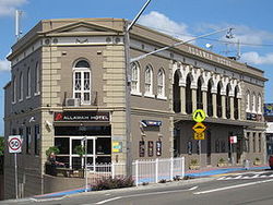 Allawah Hotel - Accommodation Sunshine Coast 2