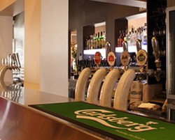Queen's Head Hotel - Accommodation Sunshine Coast 3