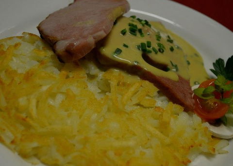 Des Alpes Swiss Restaurant - Accommodation Sunshine Coast 3