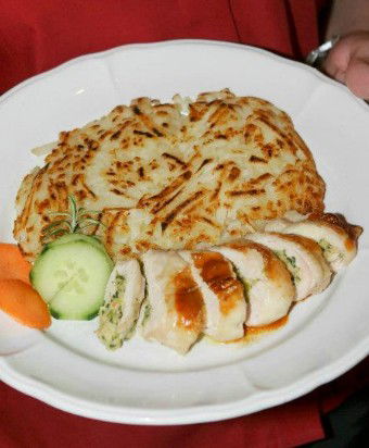 Des Alpes Swiss Restaurant - Accommodation Sunshine Coast 4