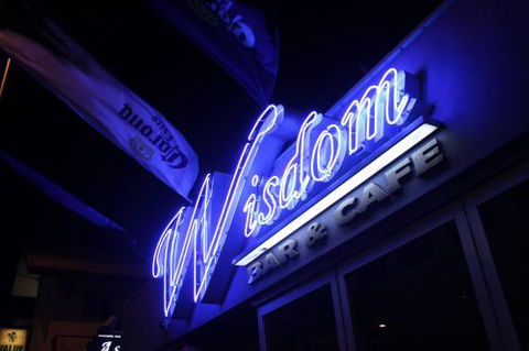 PAUL'S SEAFOOD ON GOUGER - Accommodation Sunshine Coast 3
