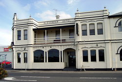 Alexander Hotel - Accommodation Sunshine Coast 1