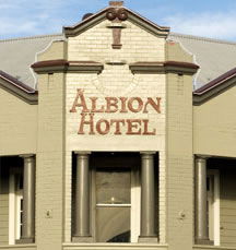 Albion Hotel - Accommodation Sunshine Coast 1
