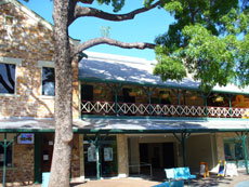 Victoria Hotel - Accommodation Sunshine Coast 2