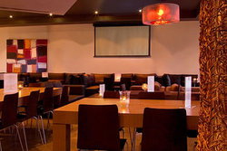 The Lounge Hotel - Accommodation Sunshine Coast 2