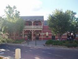 Alpine Hotel - Accommodation Sunshine Coast 0