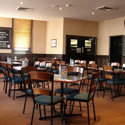 Victoria Inn - Accommodation Sunshine Coast 1