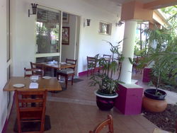 Clifton Capers Bar & Grill - Accommodation Sunshine Coast 2